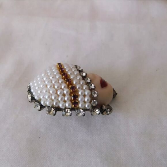 Porcelain Face Vintage Brooch Signed Pin Rhinestones Faux Pearls - Picture 4 of 6